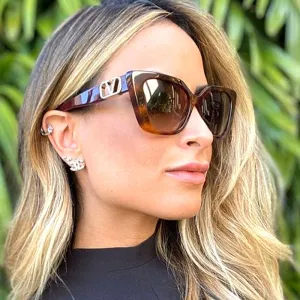 Wholesale Replica Designer Valentino Women Fashion V-Shaped Decoration Sunglasses